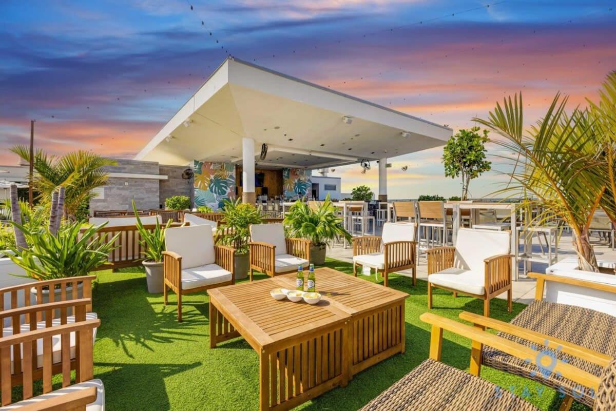 Rooftop Pool - Hollywood Beach Boardwalk Esterno foto